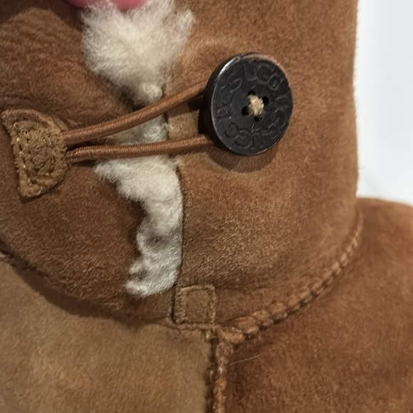 UGG Bailey Button Brown Short Sheepskin Boots - Picture 8 of 15
